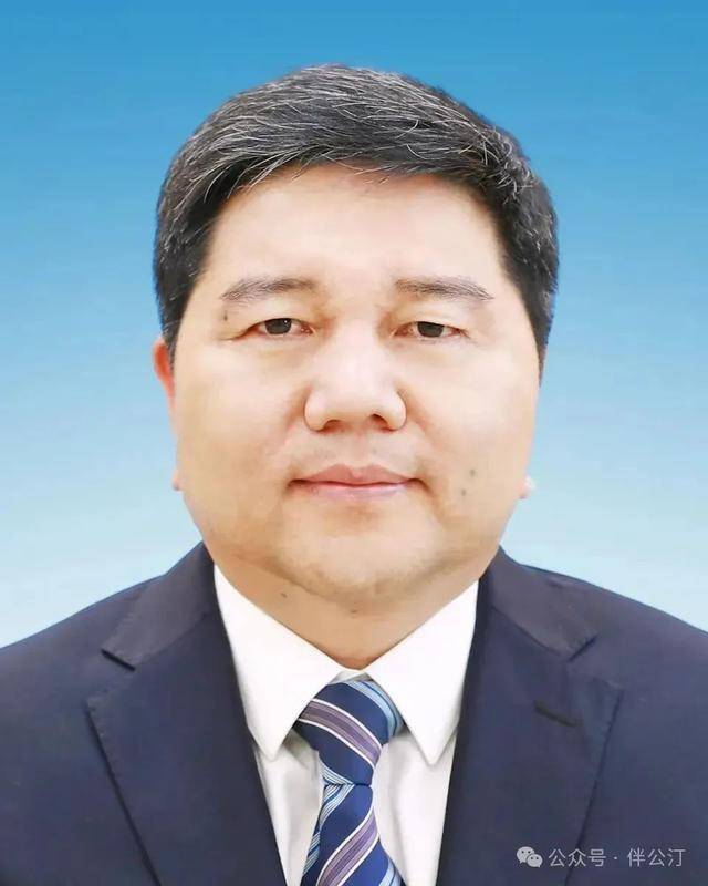 19岁参加工作的正厅级干部主动投案