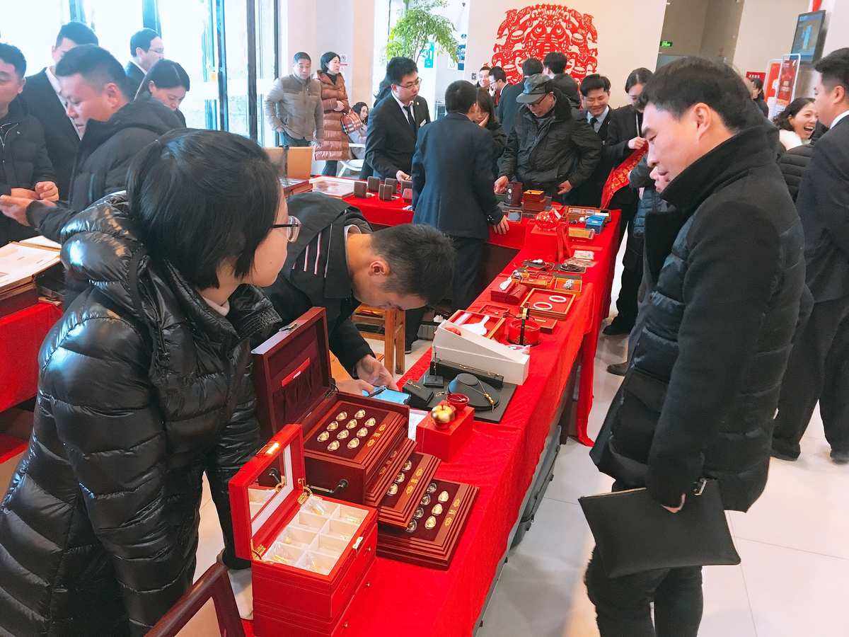 贵金属要开(贵金属开户交易佣金)